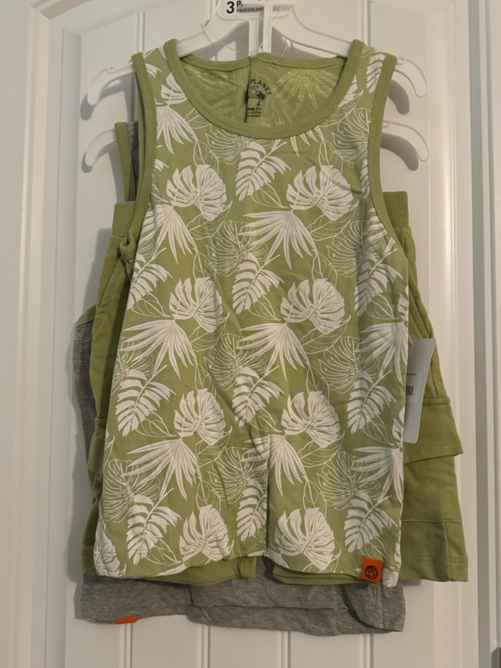 Great Free Planet boys size 7 3 piece set tank tops shorts olive green gray new